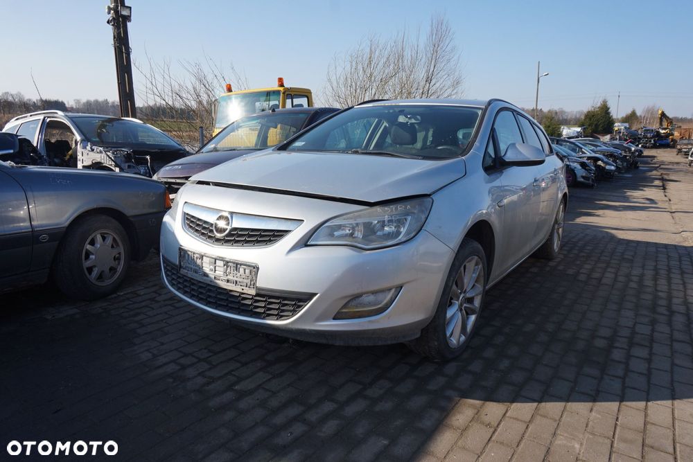 OPEL ASTRA IV J KOMBI 2011 Z176 1.7 CDTI A17DTJ 110KM M32 365 SREBRNY na części - 1