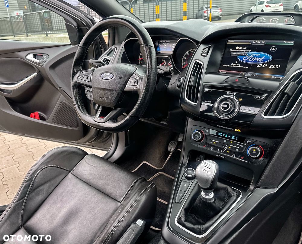 Ford Focus 2.0 EcoBoost ST mit Leder-Sport-Paket - 9