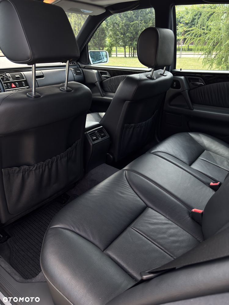 Mercedes-Benz Klasa E 320 T 4-Matic Avantgarde - 19