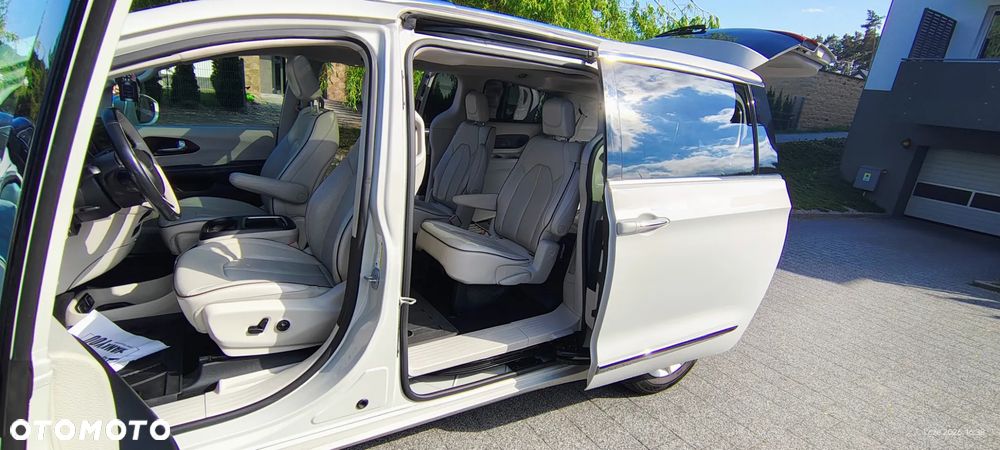 Chrysler Pacifica - 13