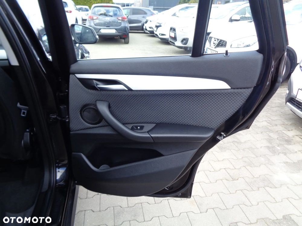 BMW X1 sDrive18d Sport Line - 17