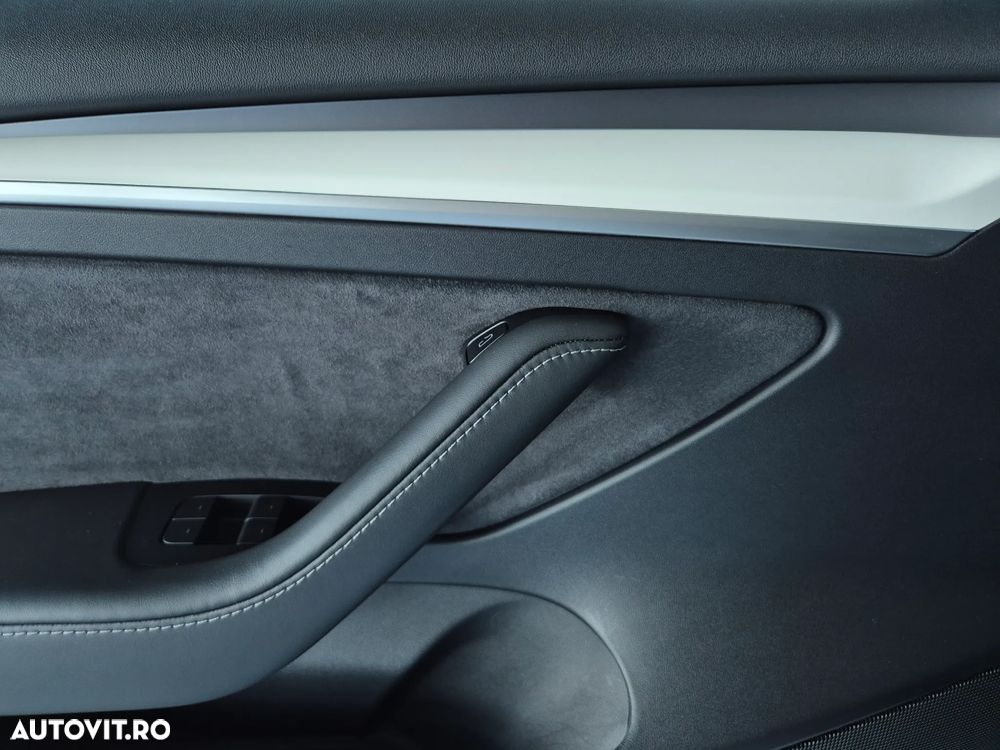 Tesla Model 3 Standard Reichweite Plus Hinterradantrieb - 23