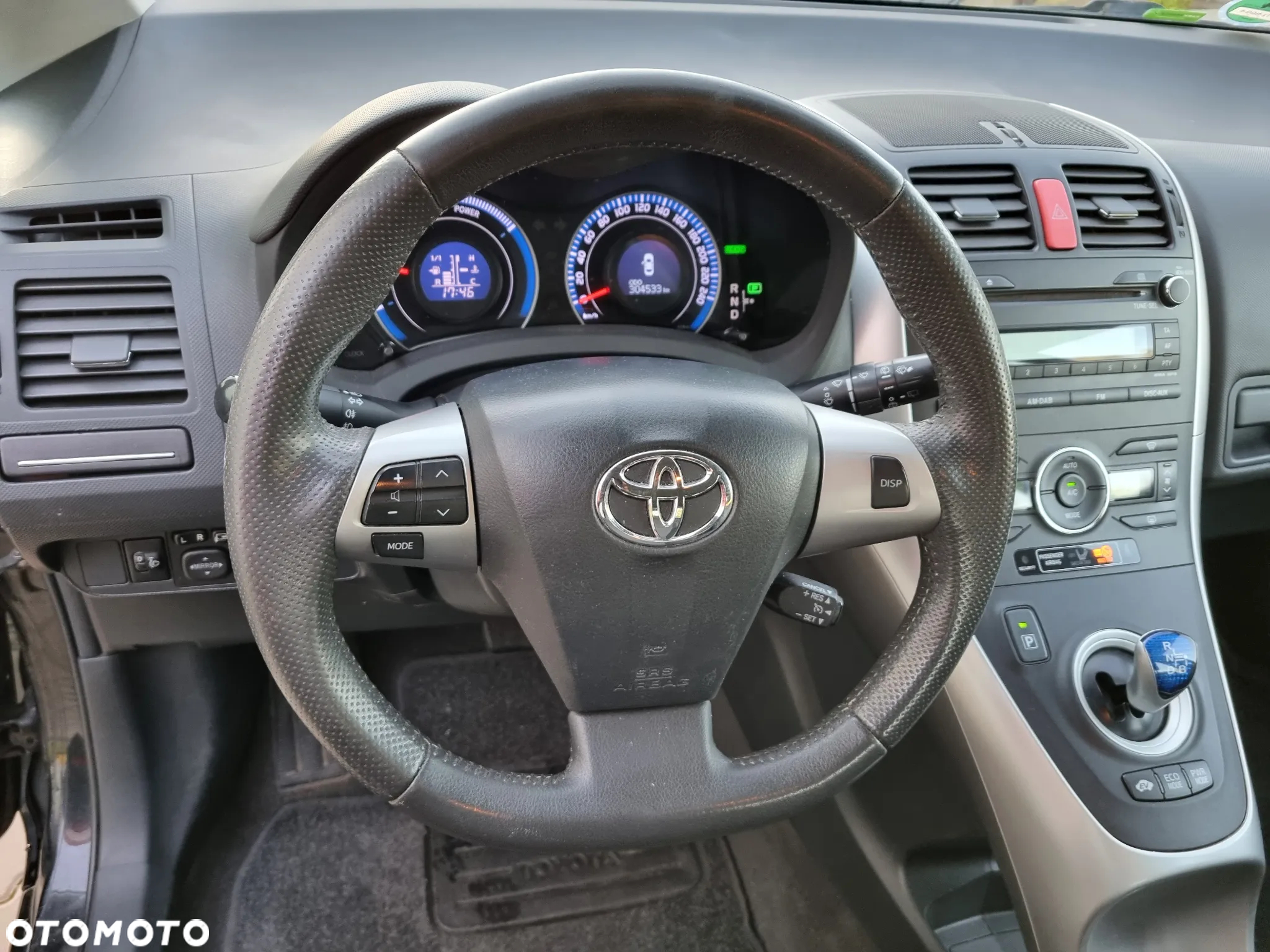 Toyota Auris 1.8 HSD Luna - 26