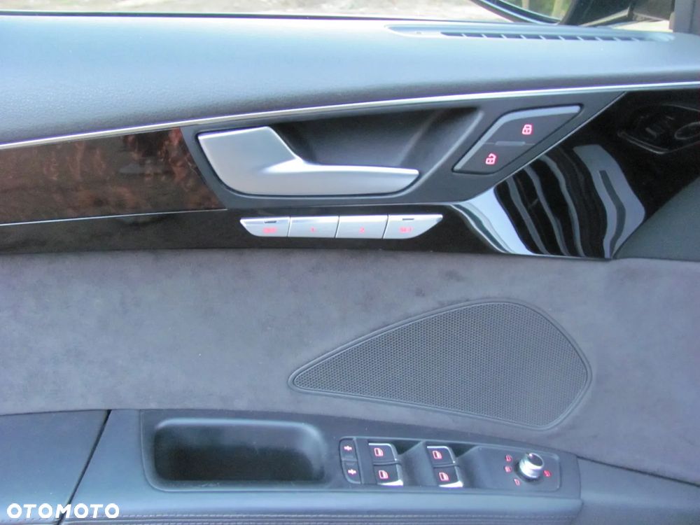 Audi A8 4.0 TFSI cylinder on demand quattro tiptronic Lang - 24