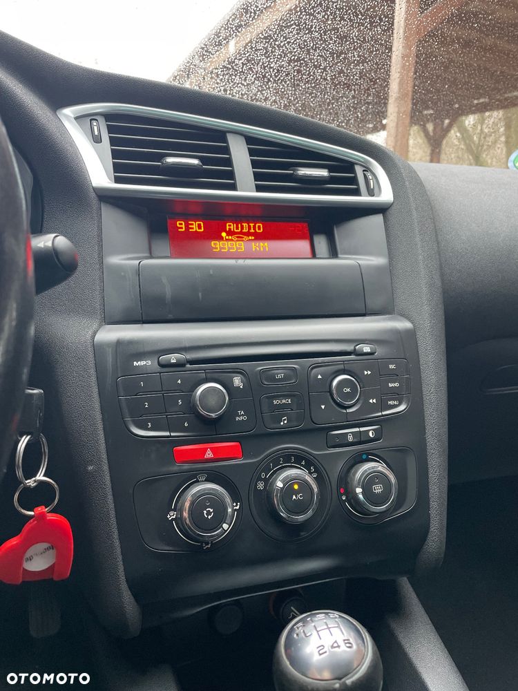 Citroën C4 HDi 110 Exclusive - 28