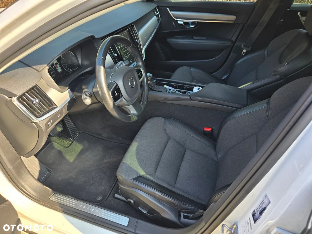 Volvo V90 D4 Momentum - 8
