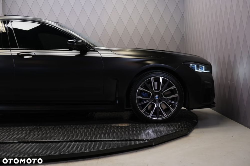 BMW Seria 7 750i xDrive sport - 11