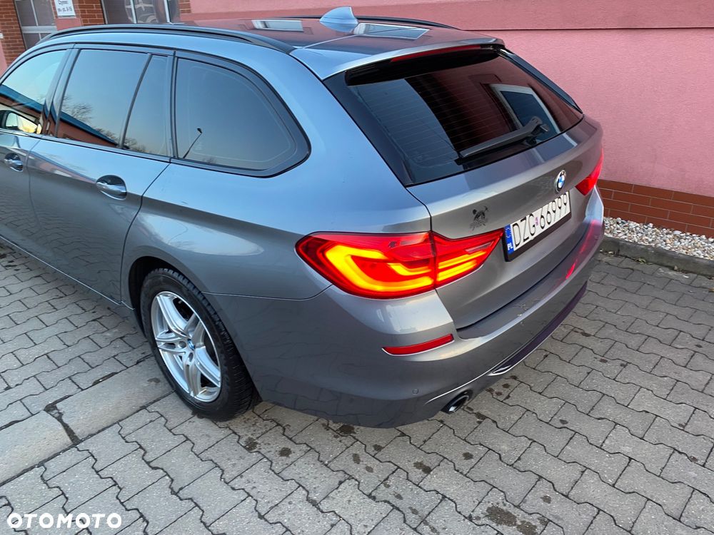 BMW Seria 5 520d xDrive Sport Line - 4