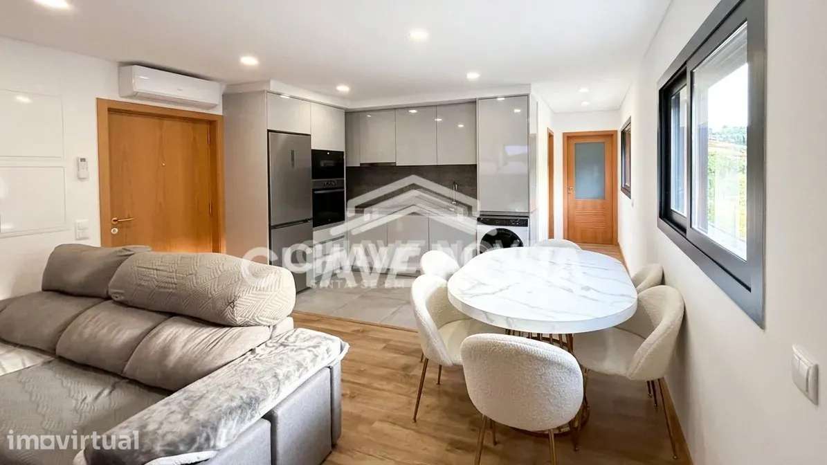 Apartamento T1+1 em Pedroso - Grande imagem: 3/14
