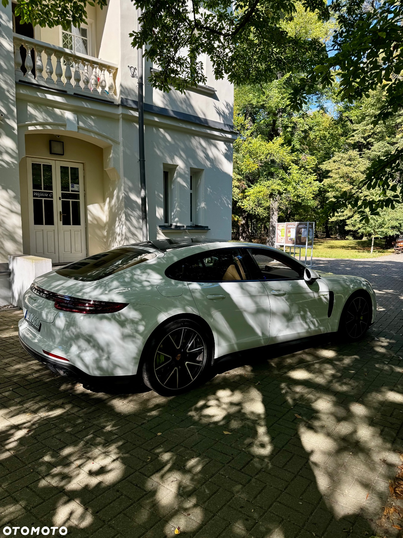 Porsche Panamera 4 E-Hybrid - 3