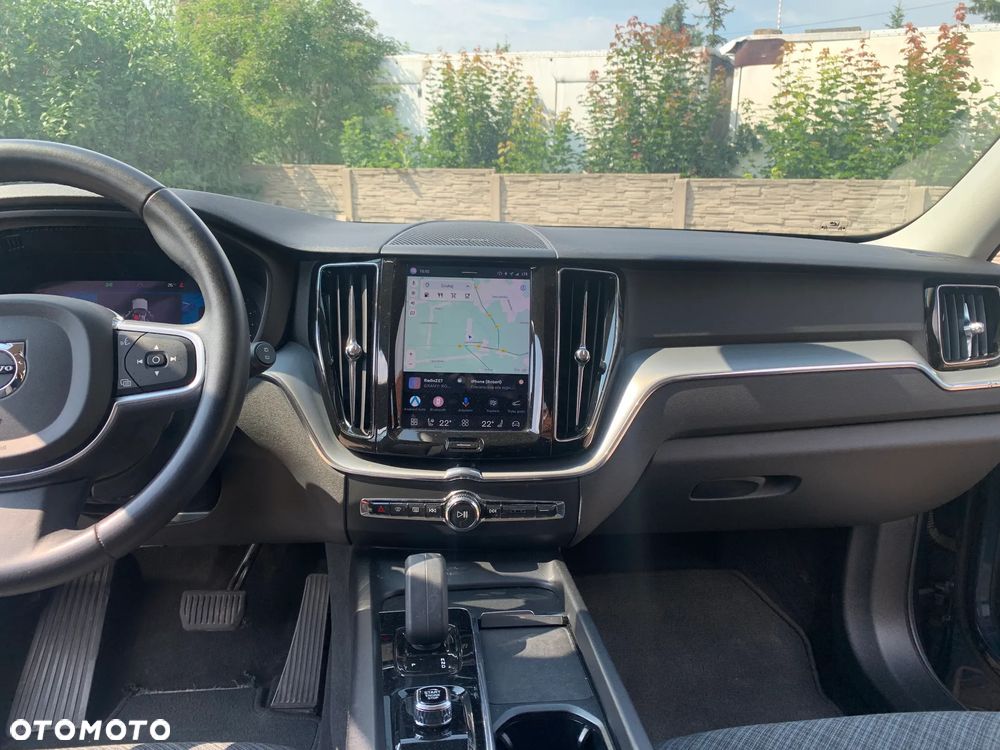 Volvo XC 60 B4 D AWD Momentum Pro - 17