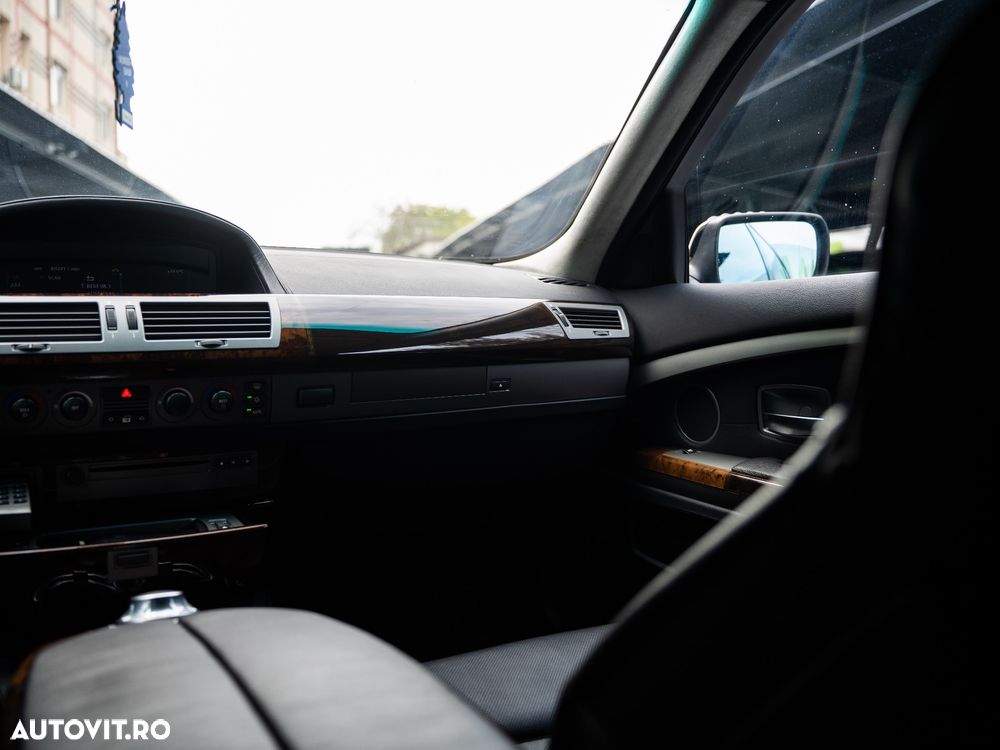 BMW Seria 7 760Li A - 37