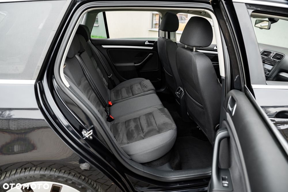 Volkswagen Golf - 20