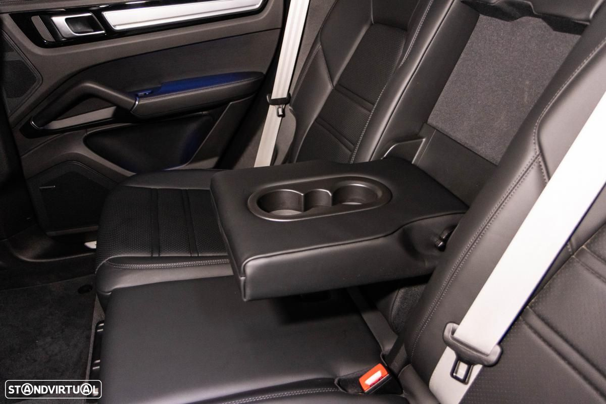 Porsche Cayenne E-Hybrid Tiptronic S Platinum Edition - 43
