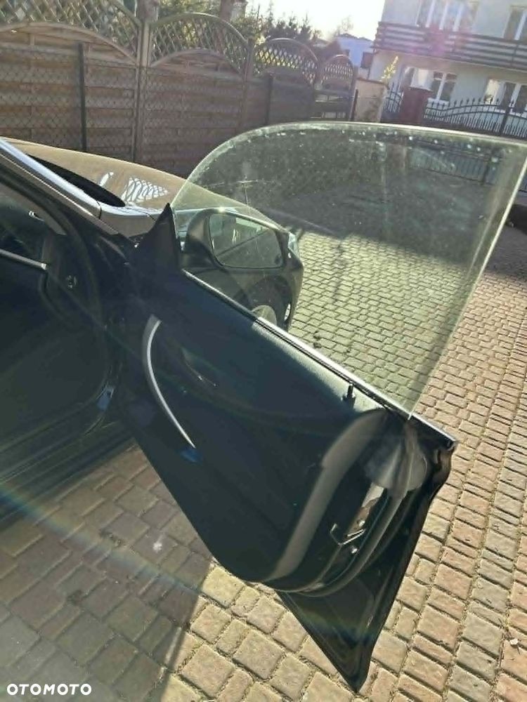 BMW Seria 3 320i xDrive - 9