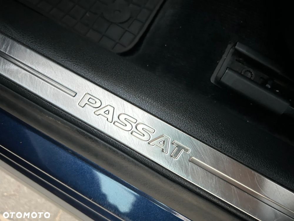 Volkswagen Passat 2.0 TDI Highline DSG - 26
