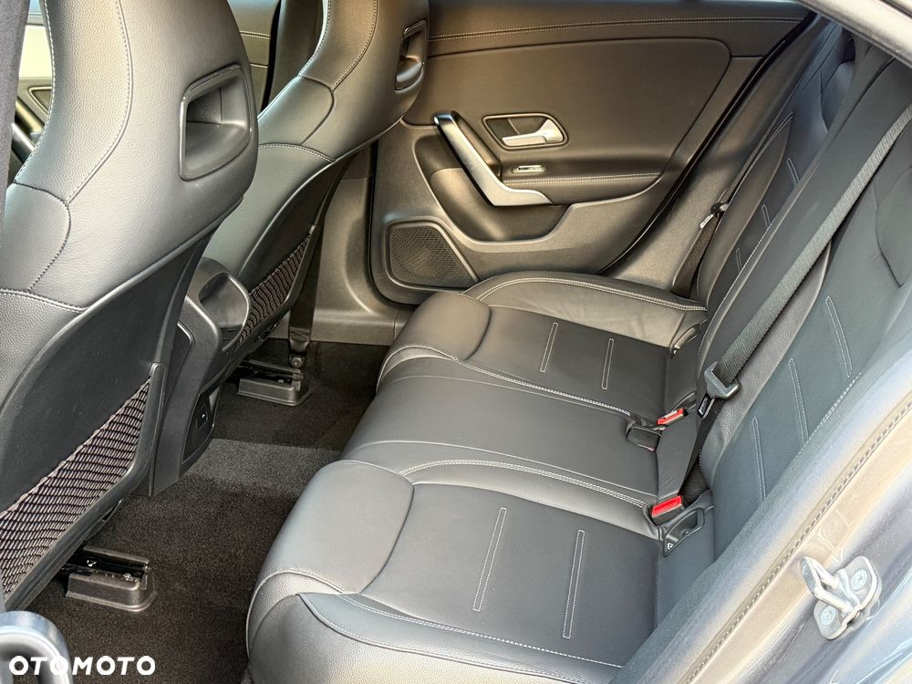 Mercedes-Benz CLA 200 d AMG Line 8G-DCT - 12