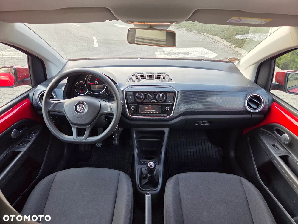 Volkswagen up! street - 9