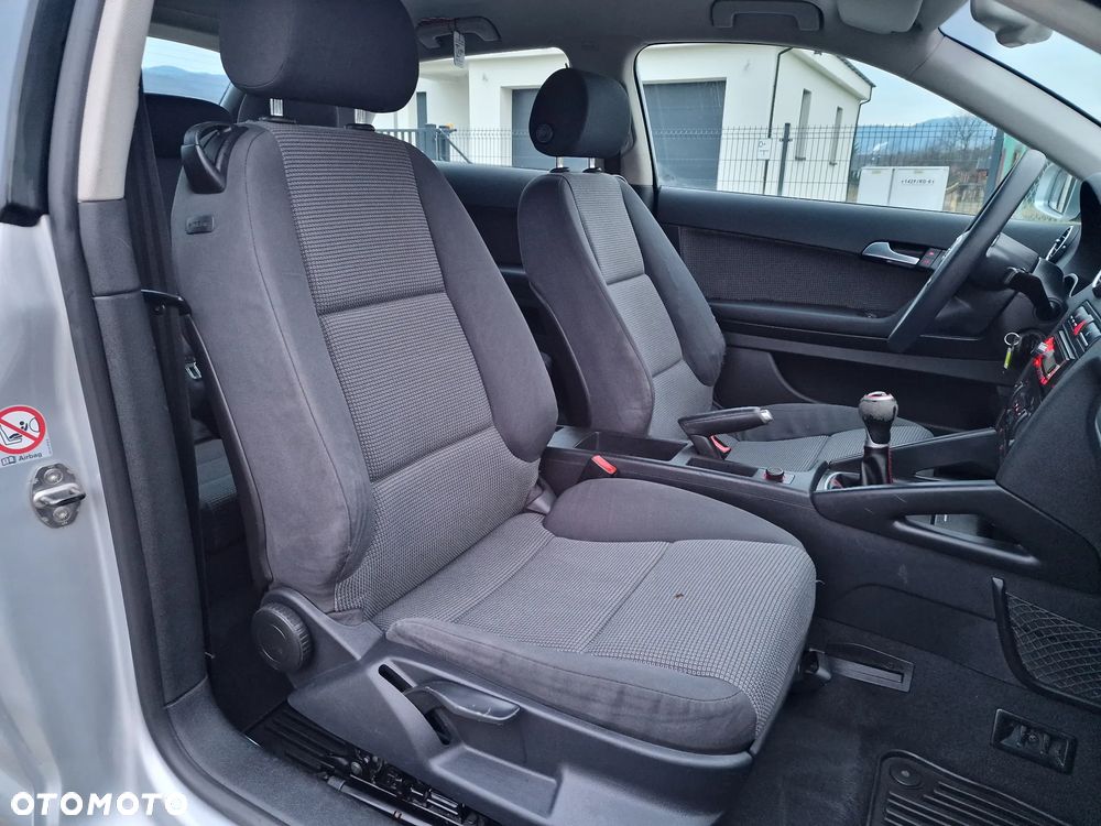 Audi A3 3-drzwiowe 1.6 Ambition - 19