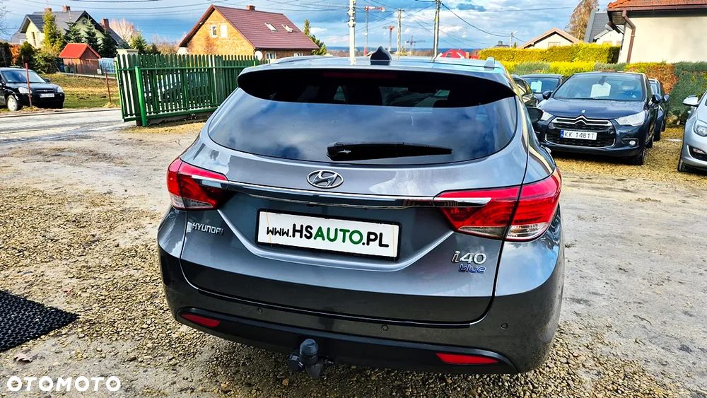 Hyundai i40 Kombi blue 1.6 Family+ - 16