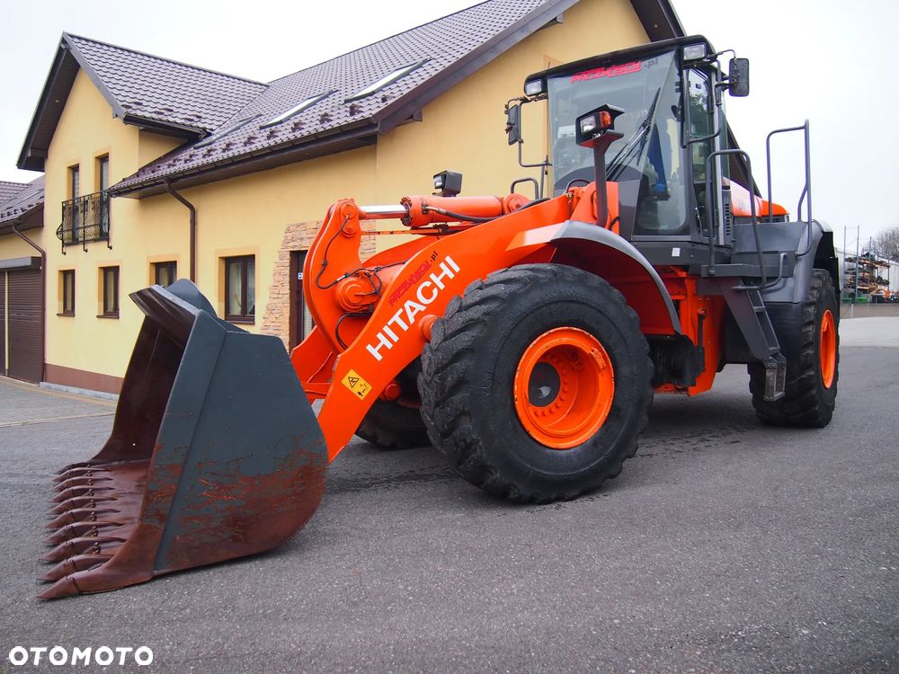 Ładowarka Hitachi ZW250 - 2