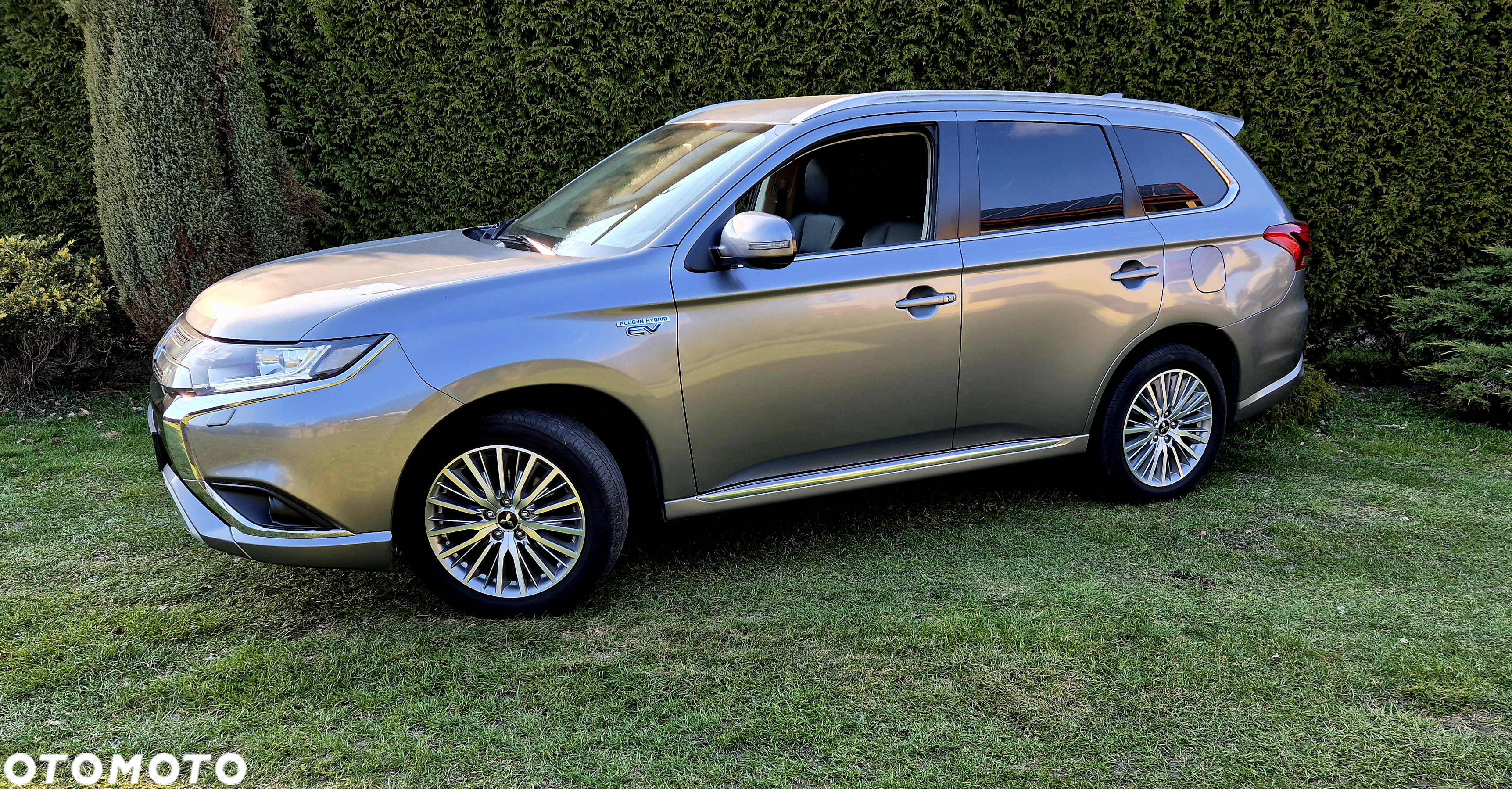 Mitsubishi Outlander 2.4 4WD Plug-In Hybrid Diamant - 9