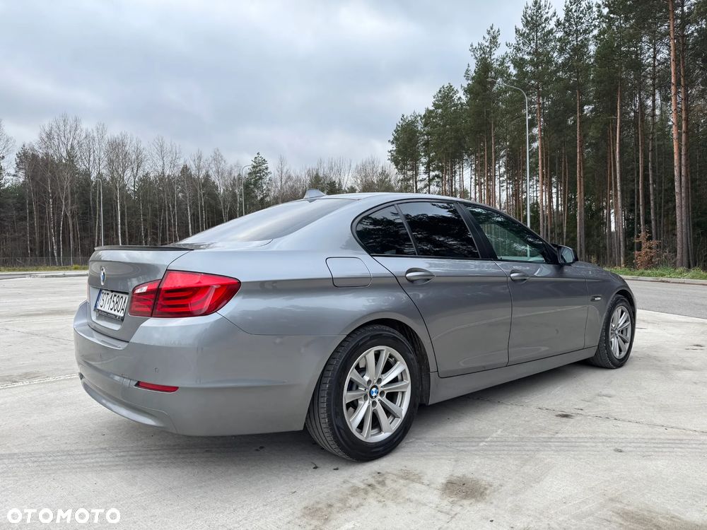 BMW Seria 5 525d xDrive Sport-Aut - 9