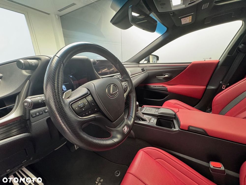 Lexus ES 300h F Sport Edition - 12