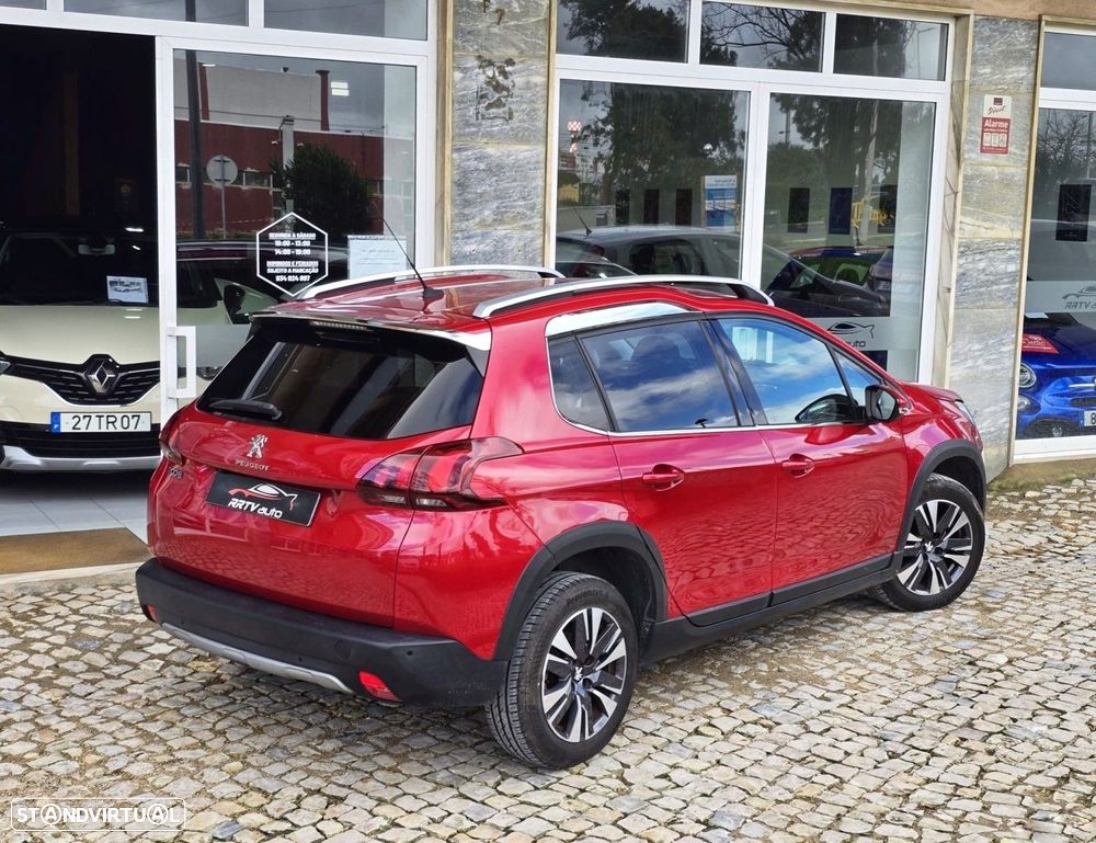 Peugeot 2008 1.2 PureTech Allure - 4