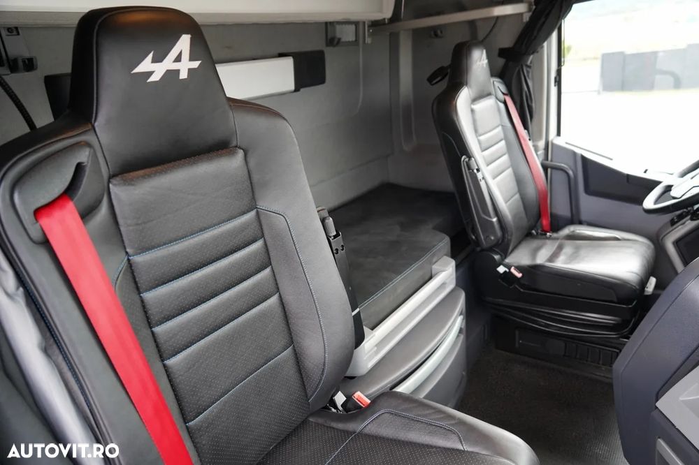 Renault T 520 / RETARDER / PIELE / LIMITED / TEAM ALPINE 66/99 - 34