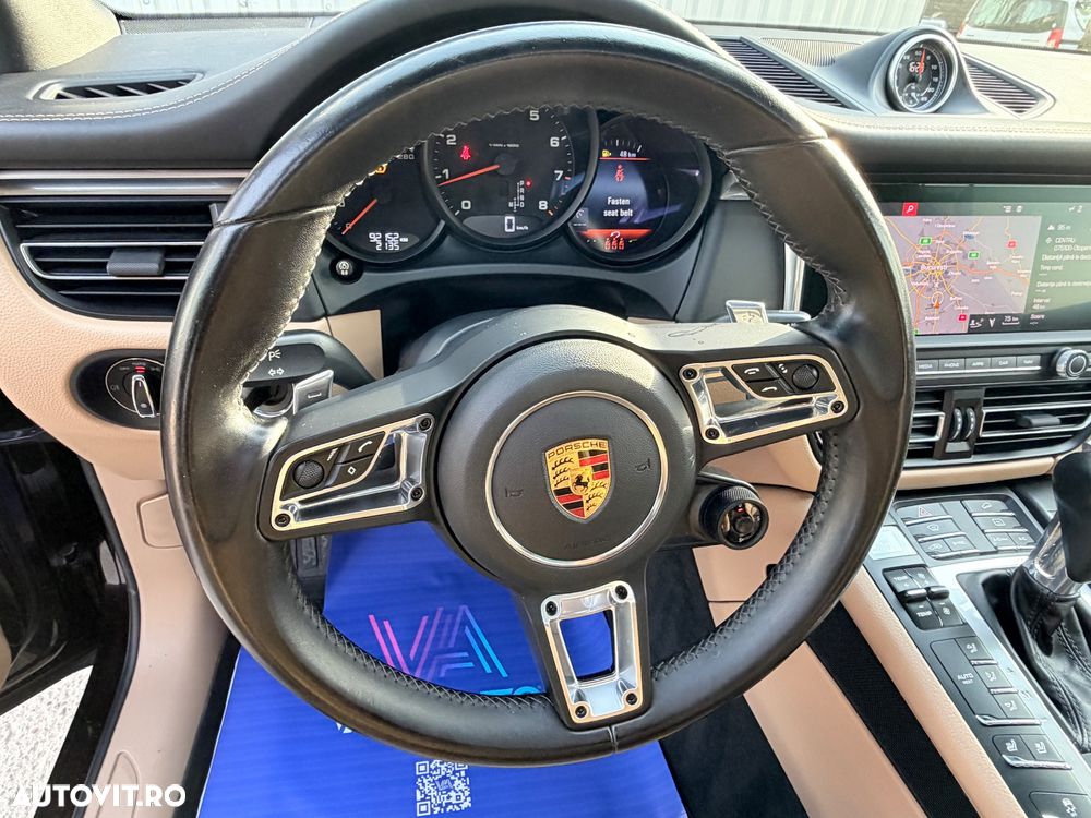 Porsche Macan - 32