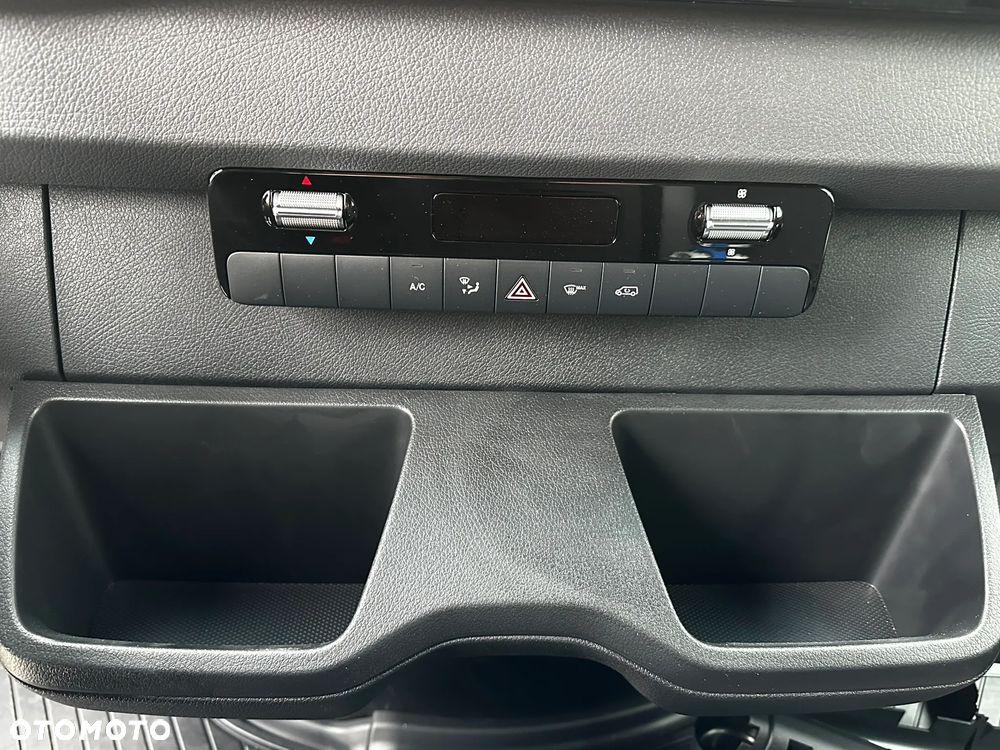 Mercedes-Benz Sprinter - 22