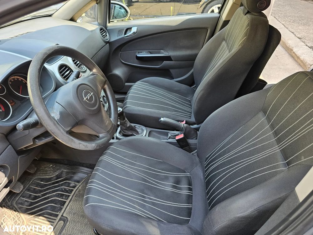 Opel Corsa 1.2i Essentia - 11