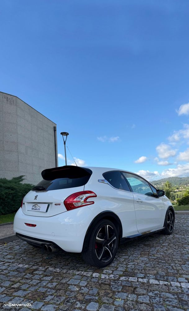 Peugeot 208 GTI 200 THP - 2