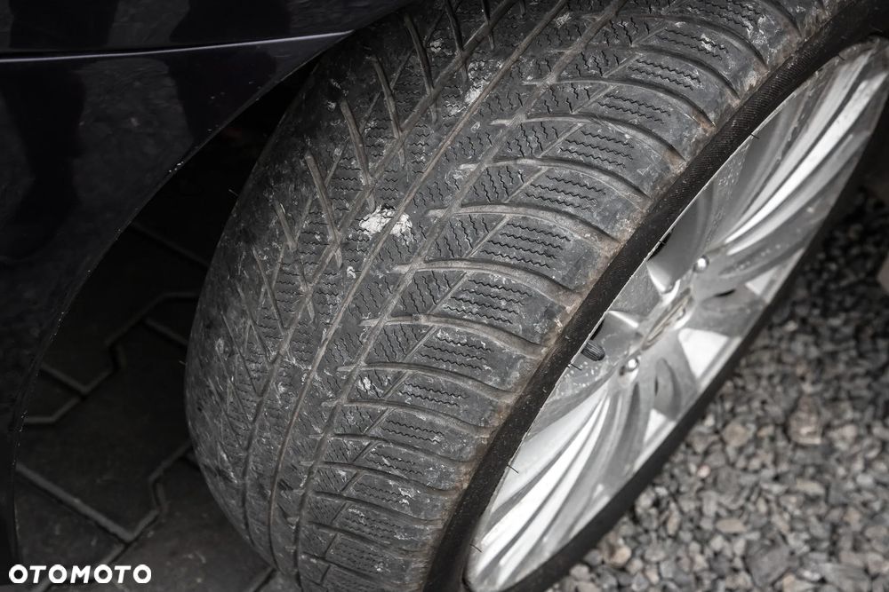 Subaru Legacy 2.5i GT - 33