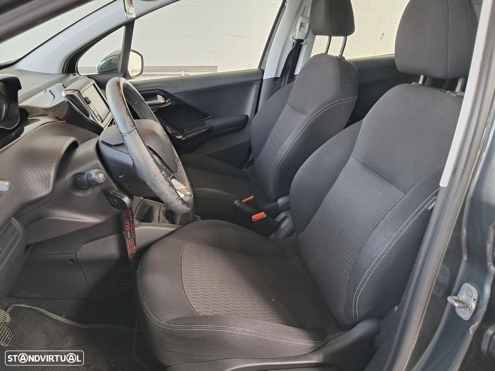 Peugeot 208 1.2 PureTech Style - 8