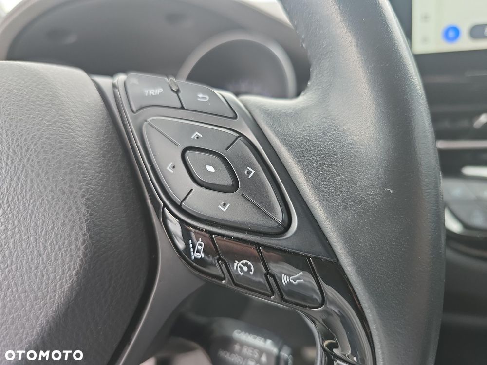 Toyota C-HR 2.0 Hybrid Executive - 24