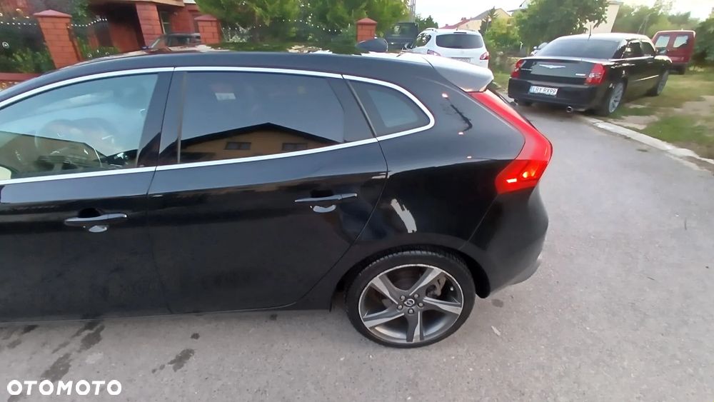 Volvo V40 D2 R-Design - 34