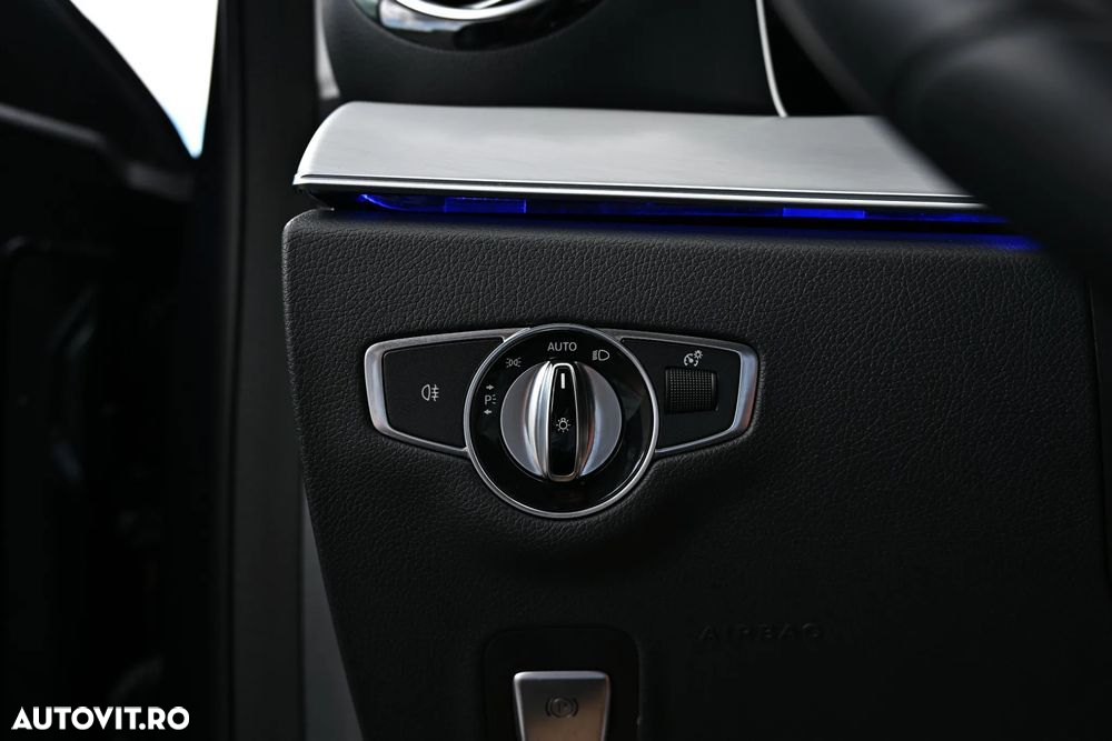 Mercedes-Benz E 300 Hybrid de T-Modell 4MATIC Aut. - 36