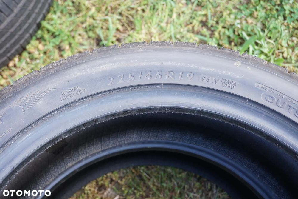 225 45 19 Dunlop Sport Maxx RT - 8