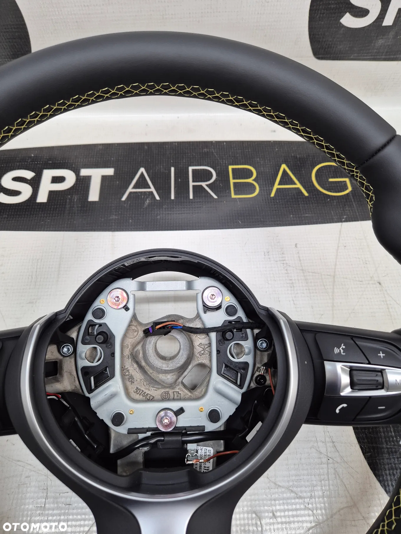BMW F34 F36 PODUSZKĄ POWIETRZNĄ KIEROWCY ORYGINALNA NOWA Z ŻÓŁTĄ NITKĄ AIRBAG - 7