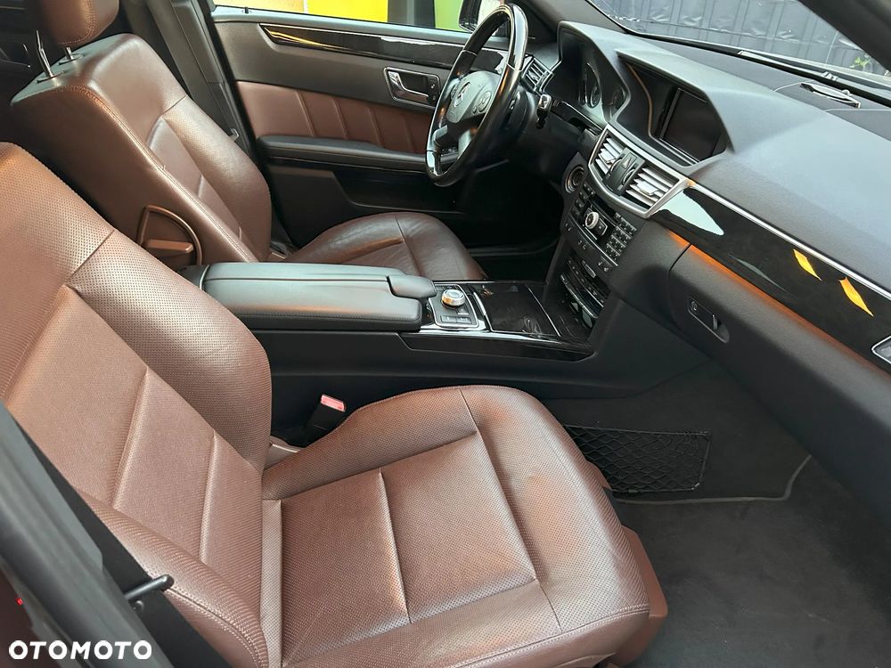 Mercedes-Benz Klasa E 350 CDI 4-Matic BlueEff - 17