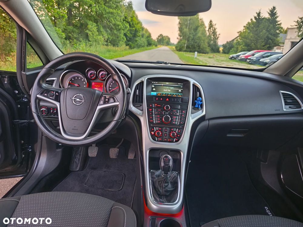 Opel Astra 1.4 T Cosmo - 14