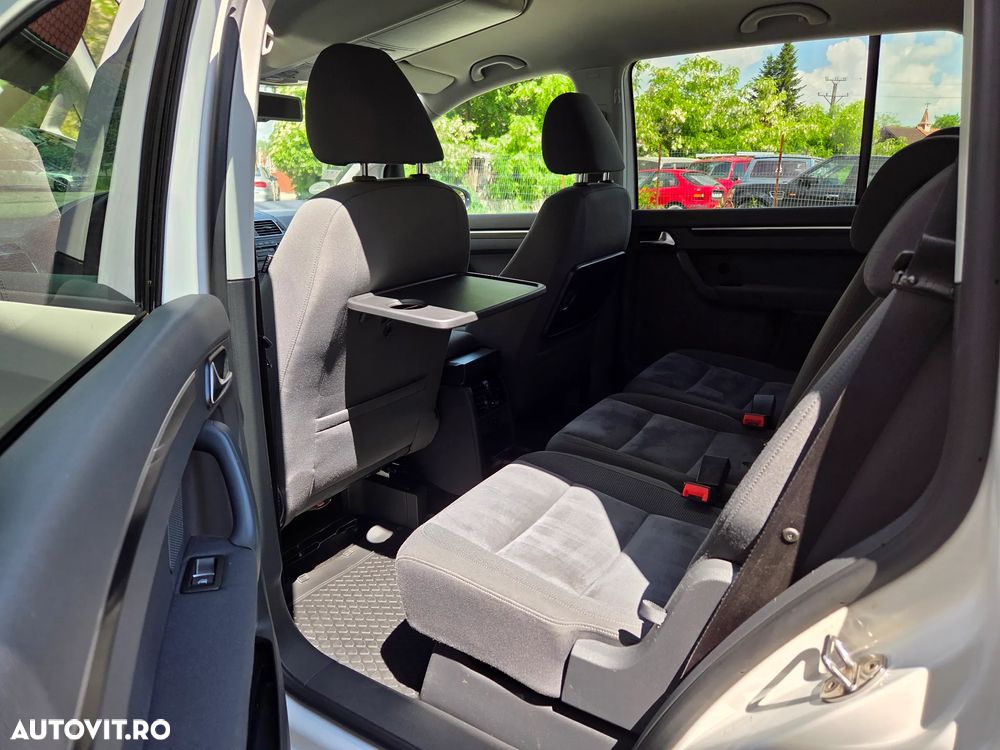 Volkswagen Touran 2.0 TDI DPF BlueMotion Technology Comfortline - 6