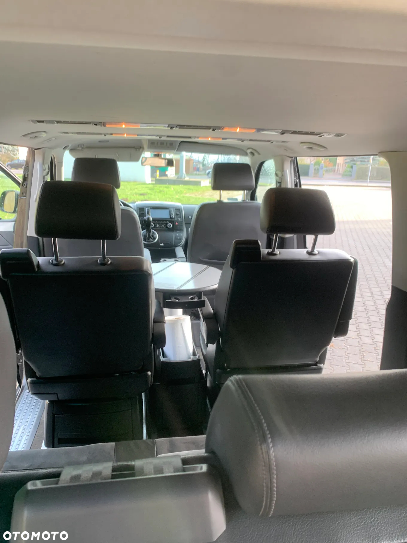 Volkswagen Multivan - 25