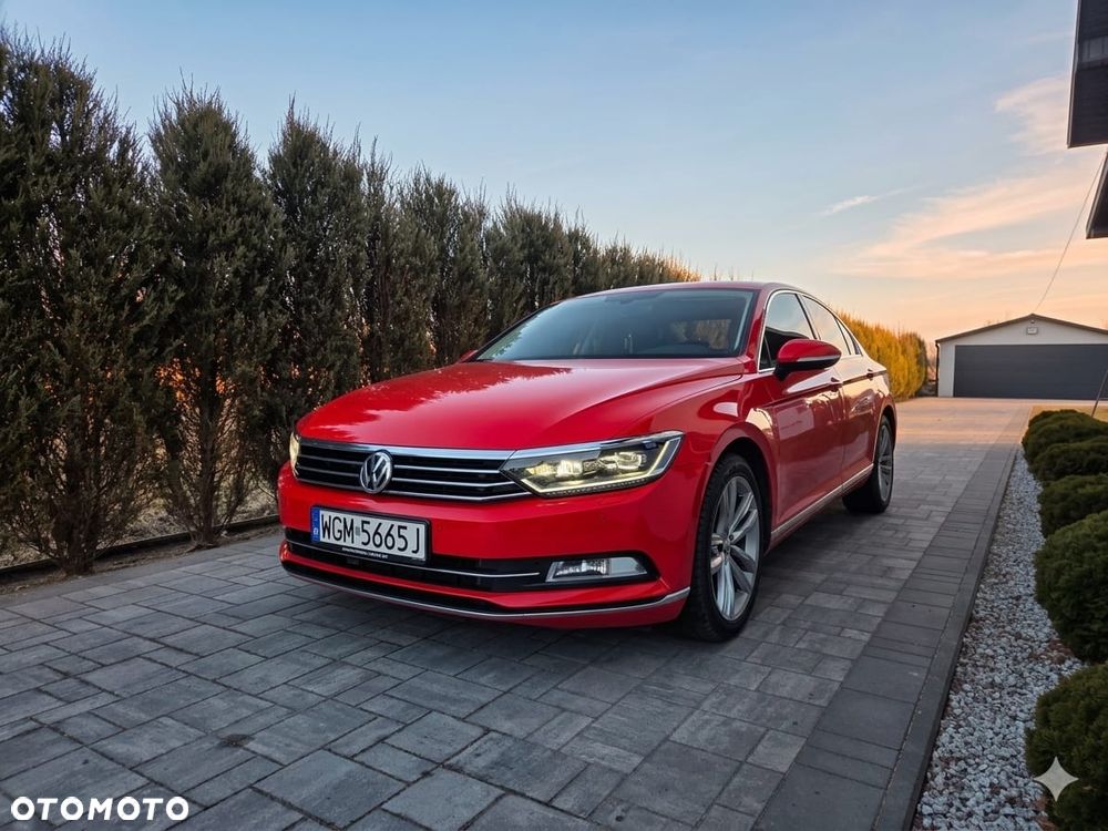 Volkswagen Passat - 1