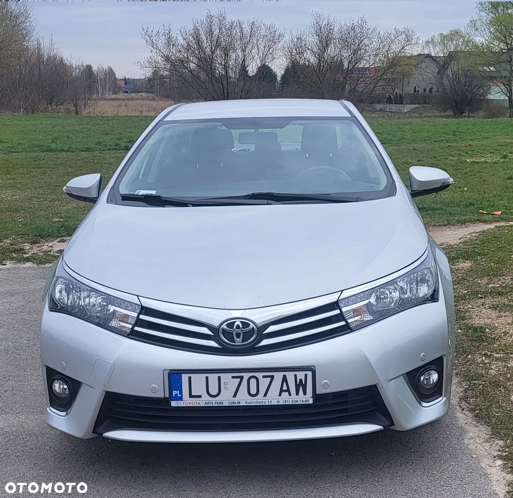 Toyota Corolla 1.6 Premium + - 7