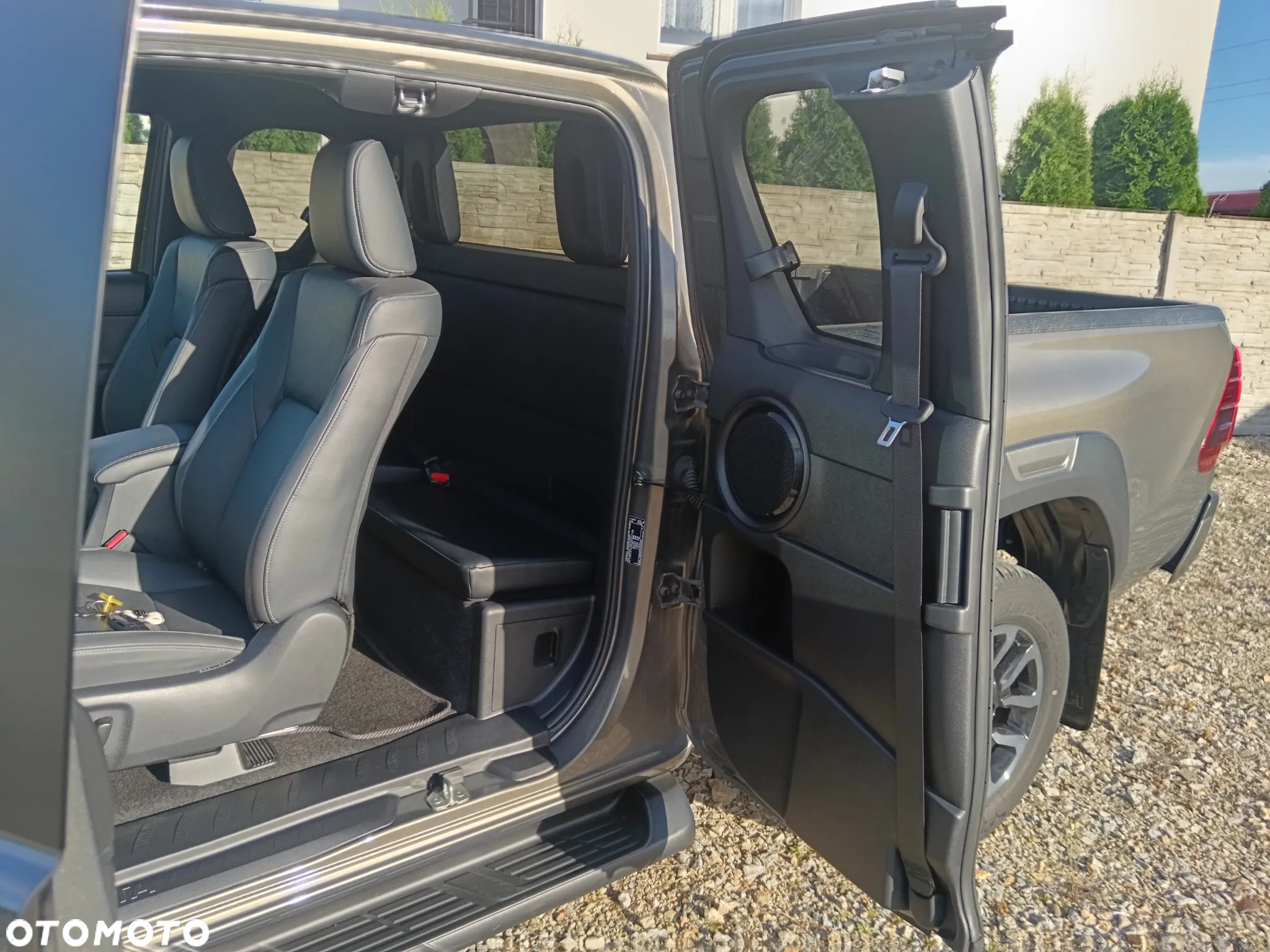 Toyota Hilux - 16