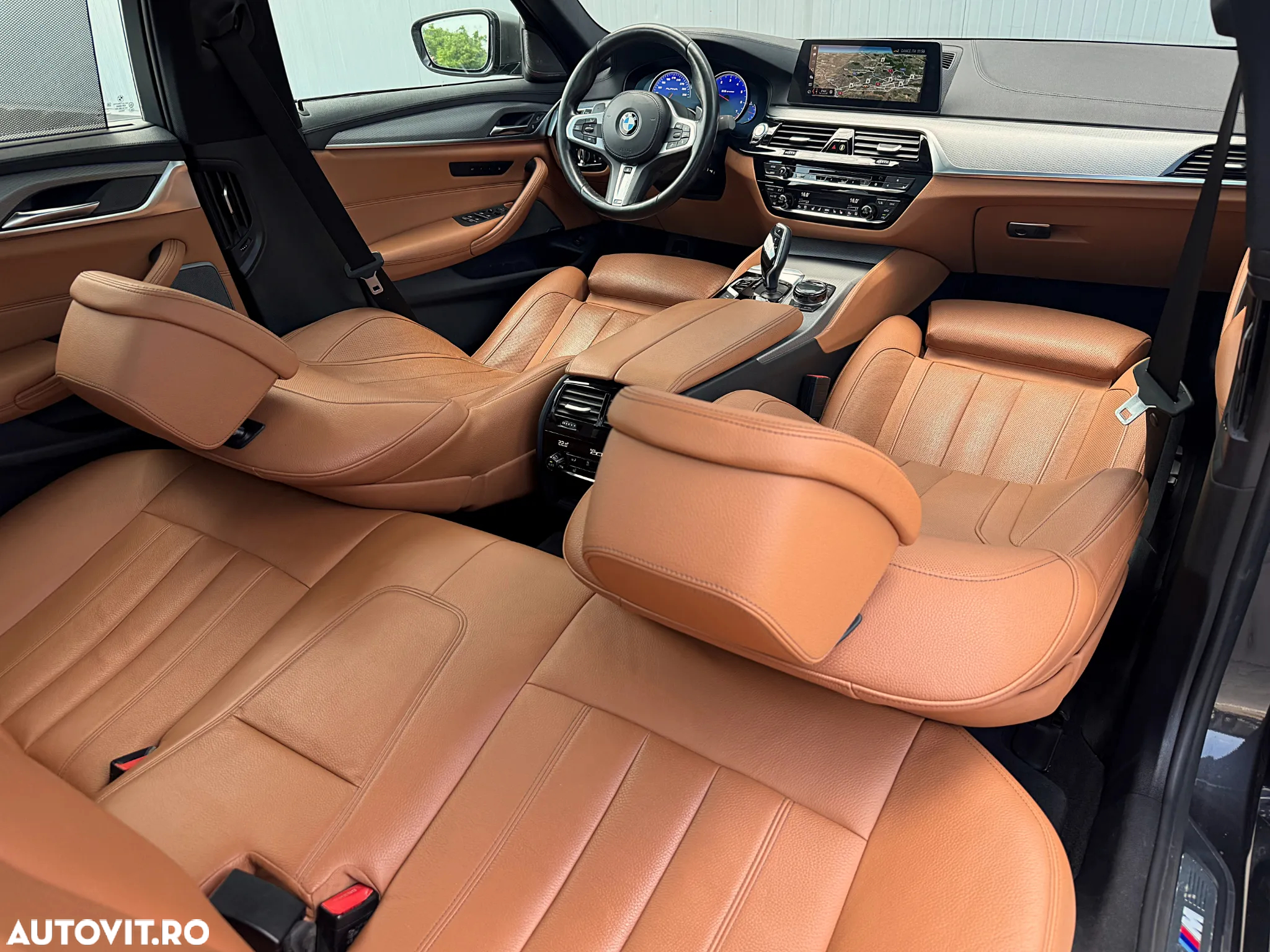 BMW Seria 5 550i xDrive - 24