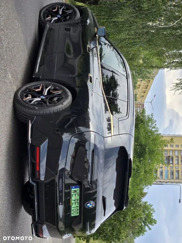 BMW iX xDrive40 76.6kWh Signature - 2